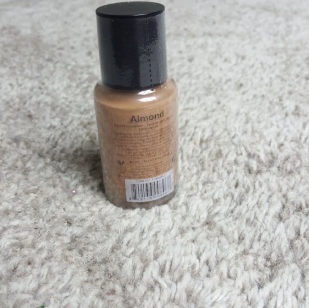 Foundation (Almond)